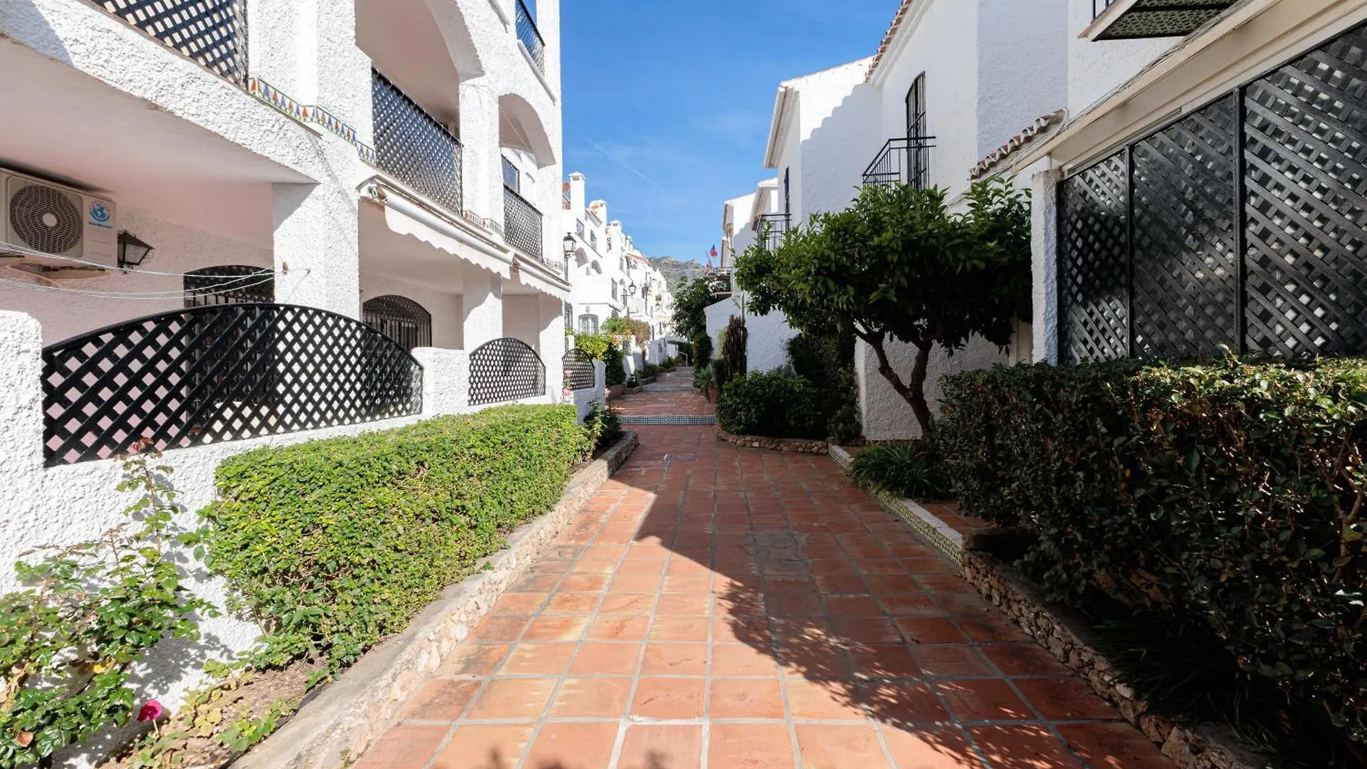 Cosy Apartment In Verano Azul Nerja Spain