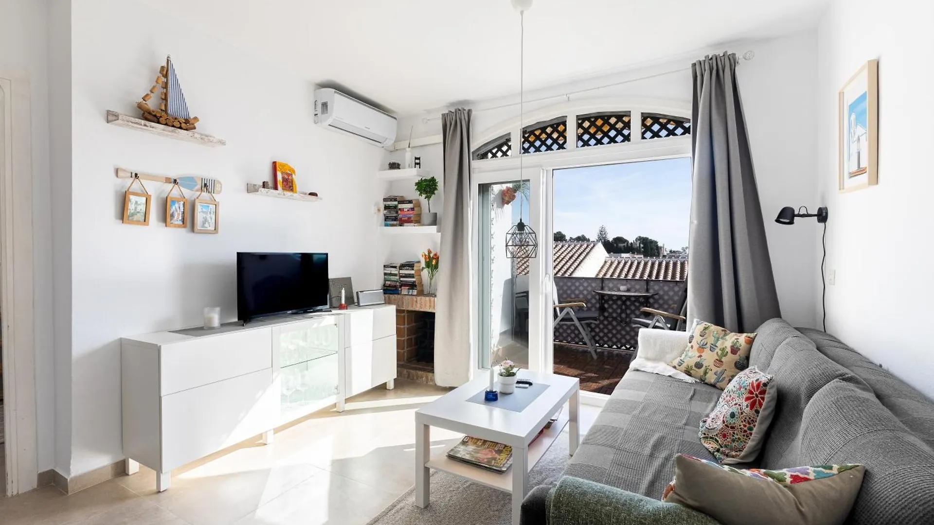 Cosy Apartment In Verano Azul Nerja